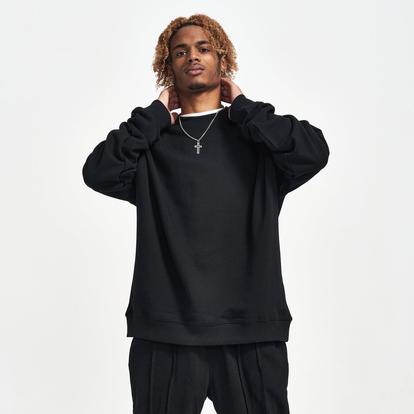 APCZ CREW NECK (OLD ENGLISH)